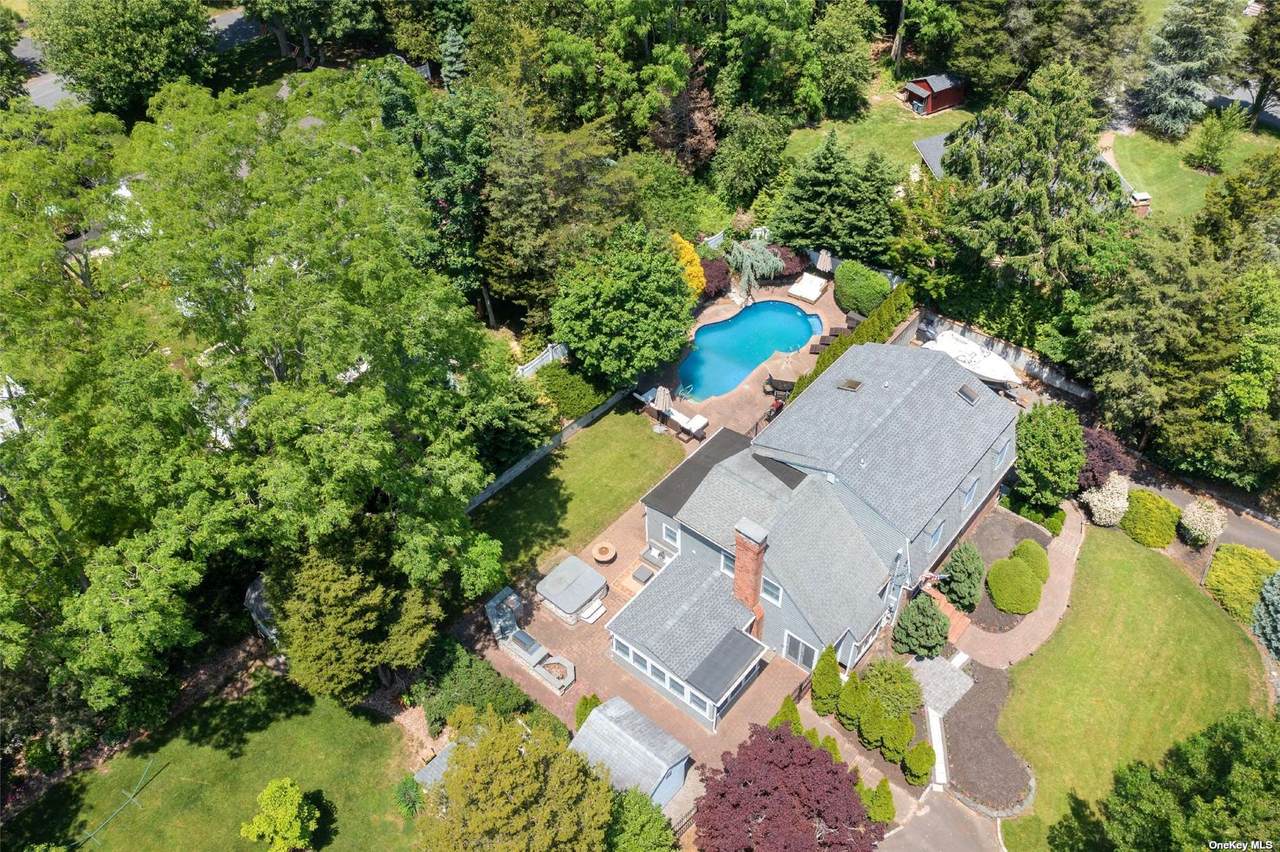 345 Colonial Road - Photo 1