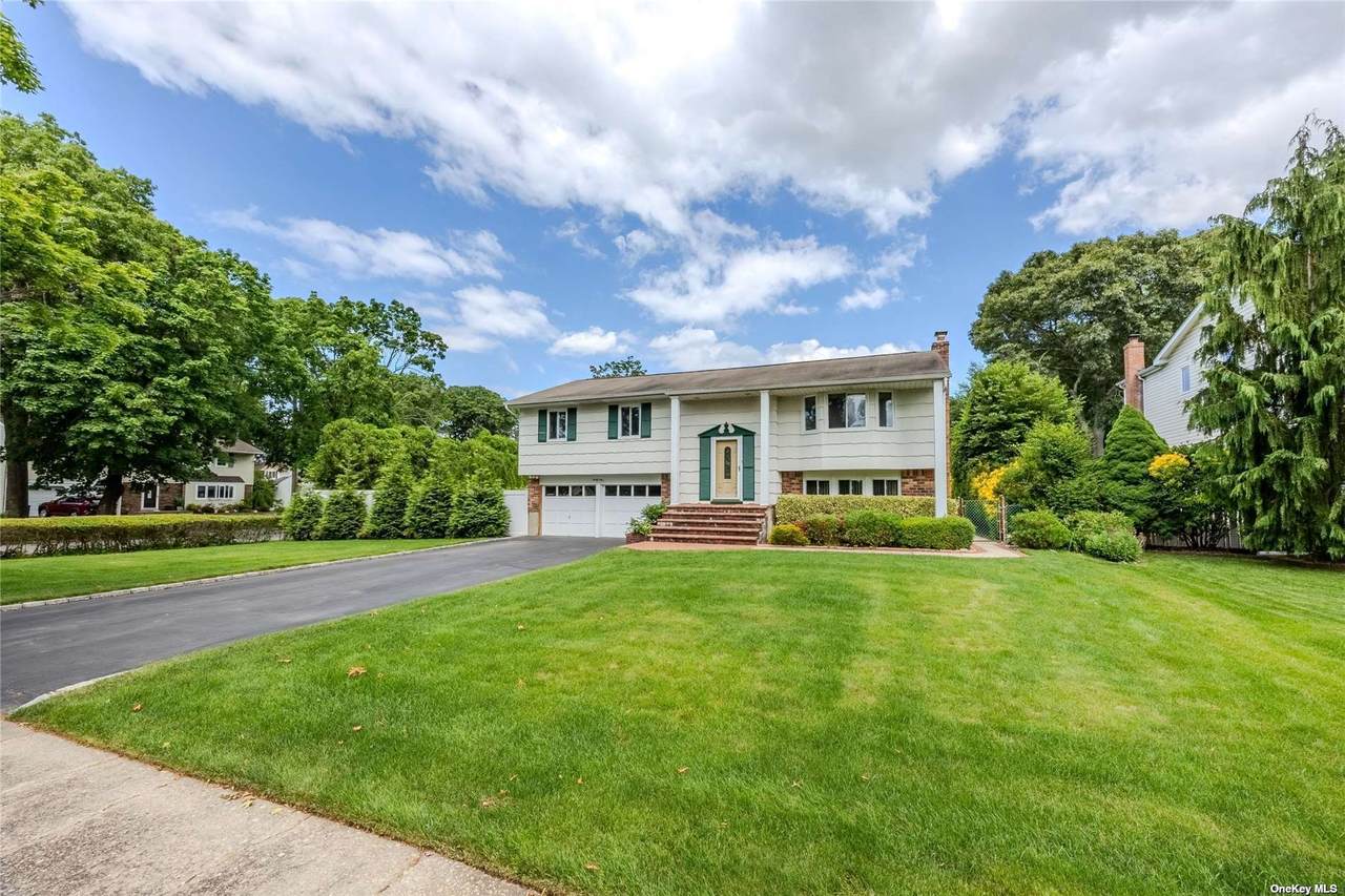 31 Sheila Drive - Photo 1