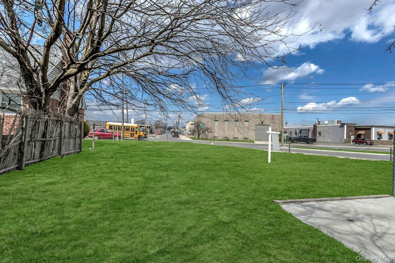 899 Old Country Road - Photo 1