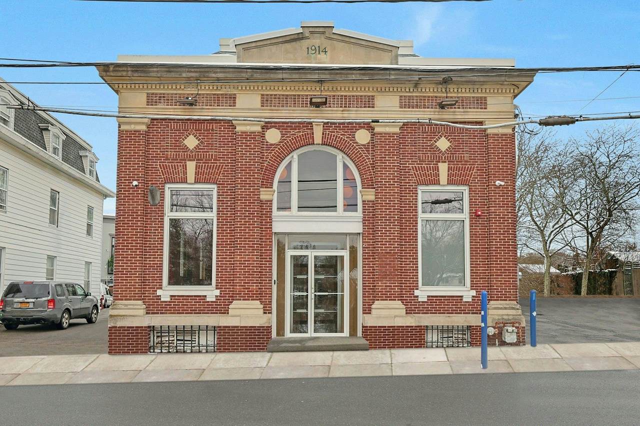 637 Main Street - Photo 1