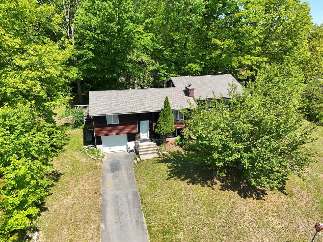 44 Karen Joy Drive - Photo 1