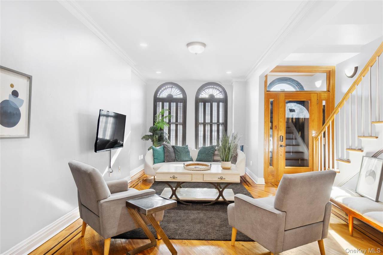 45 Bradhurst Avenue - Photo 1