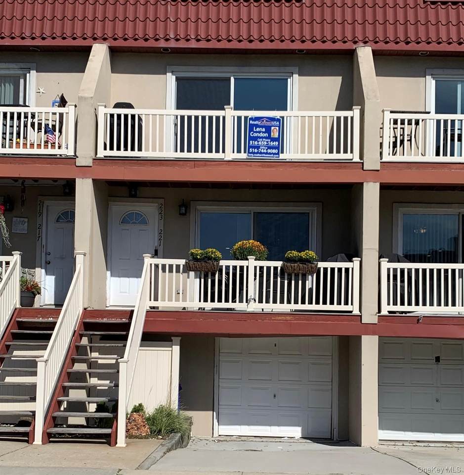 223 Broadway - Photo 1