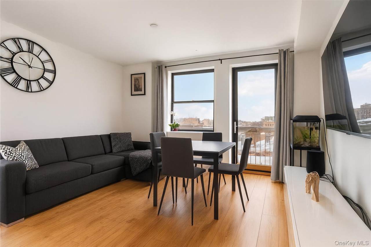 35-38 Junction Boulevard - Photo 1