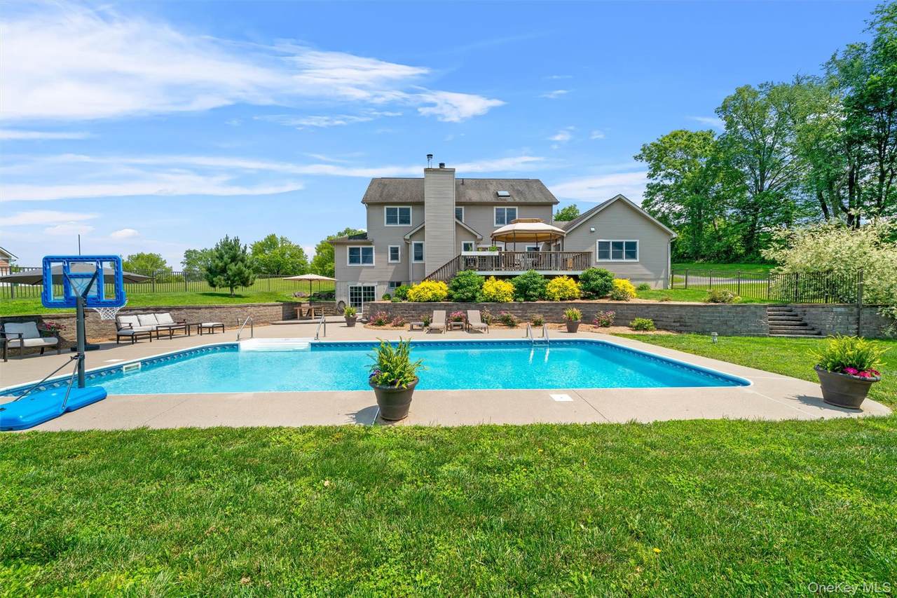 17 Jackson Lane - Photo 1