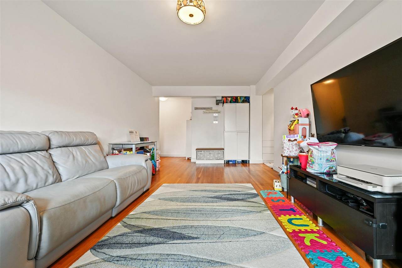 86-04 Grand Avenue - Photo 1