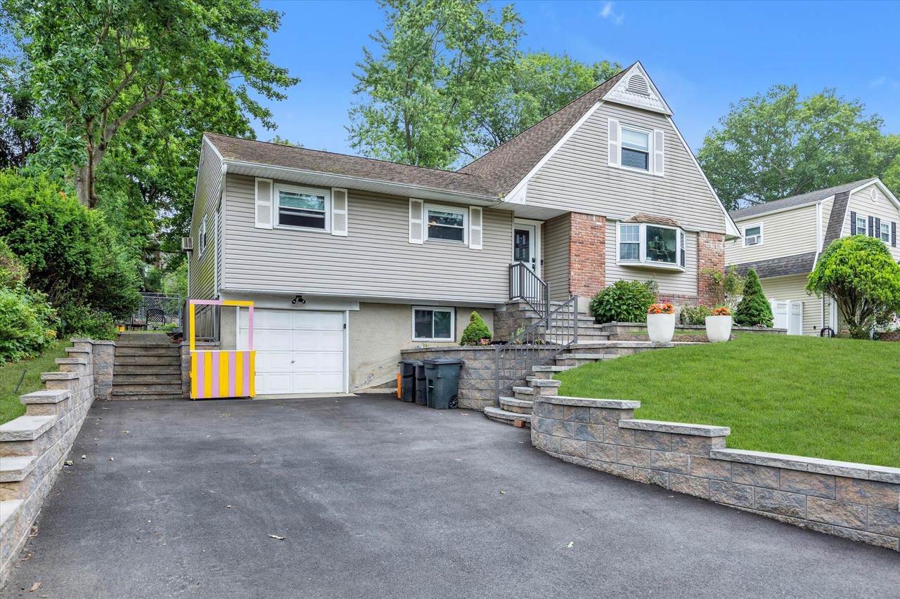 63 Ravenwood Drive - Photo 1