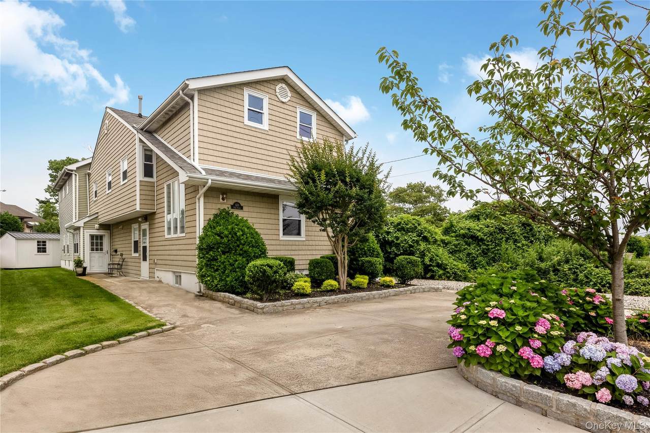 1579 Park Street - Photo 1