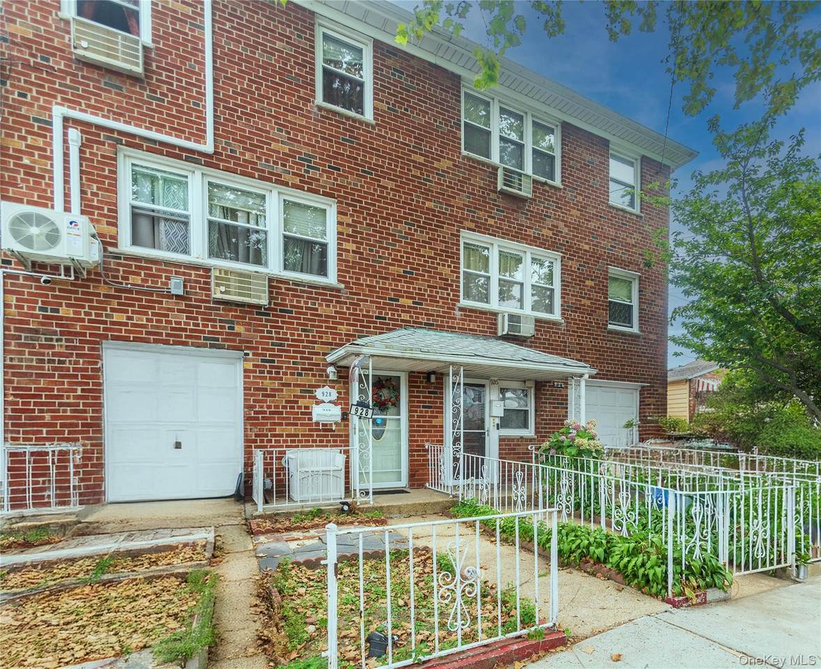 926 Vincent Avenue - Photo 1