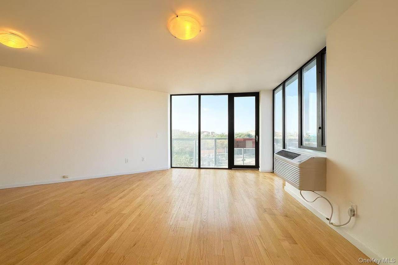 6070 Woodhaven Boulevard - Photo 1