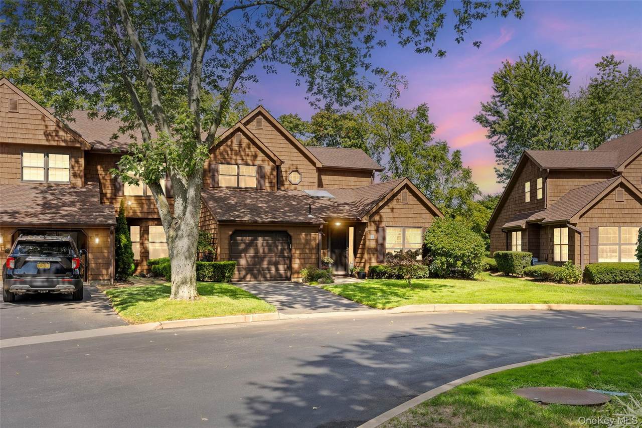 7 Sutton Place - Photo 1