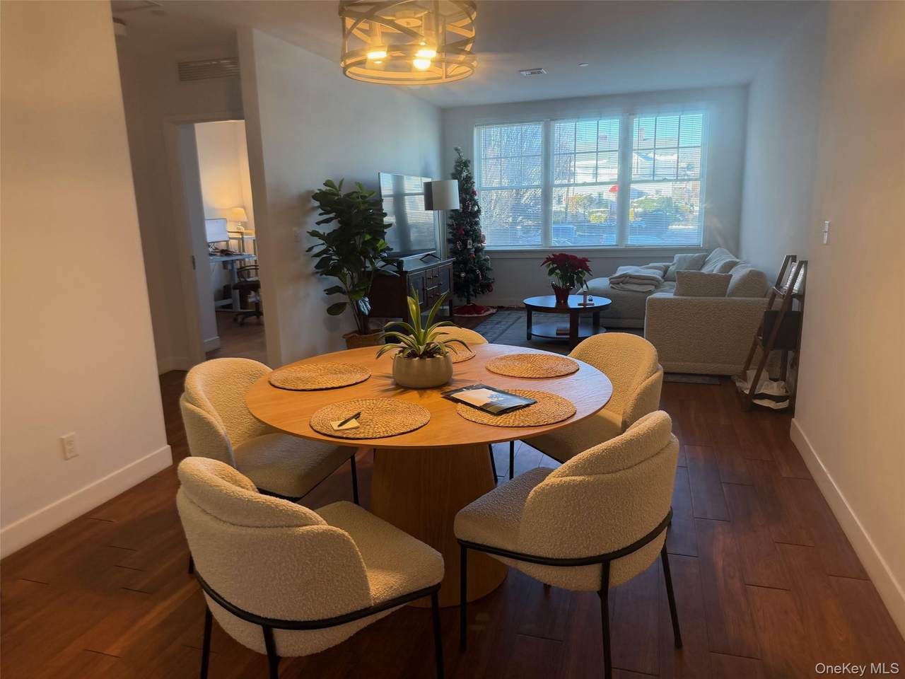 425 New York Avenue - Photo 1