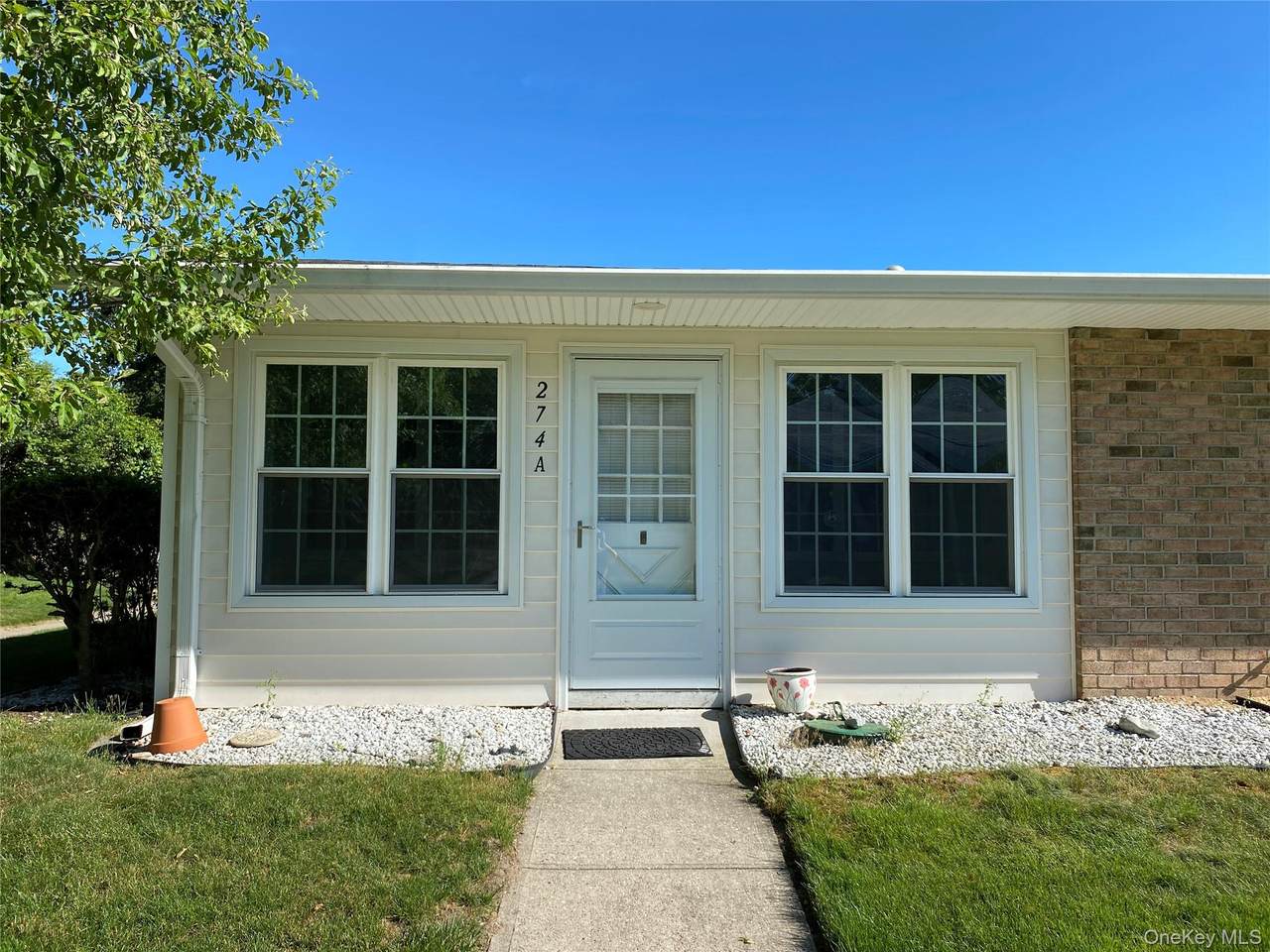 274 Berwick Court - Photo 1