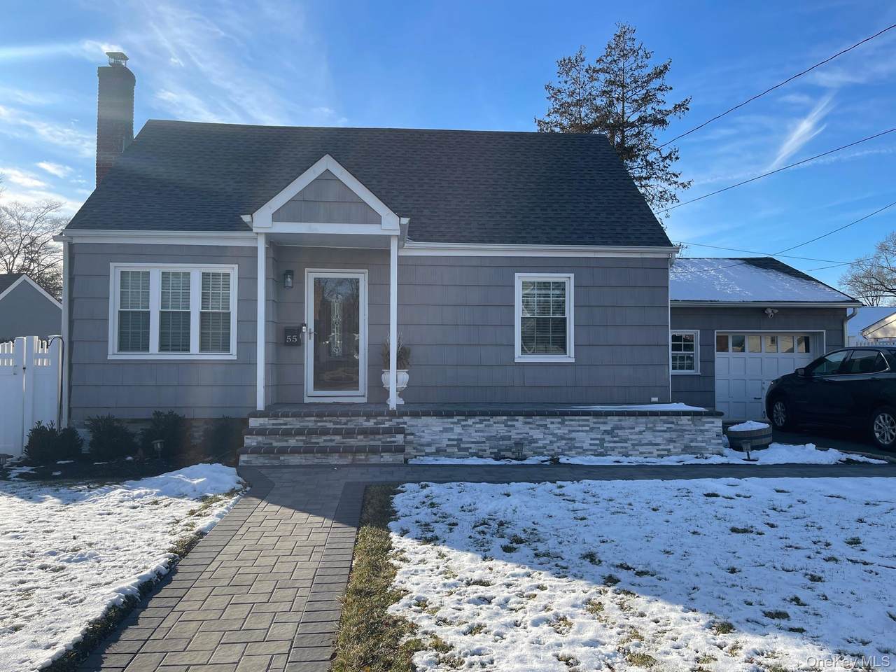 55 Dosoris Lane - Photo 1