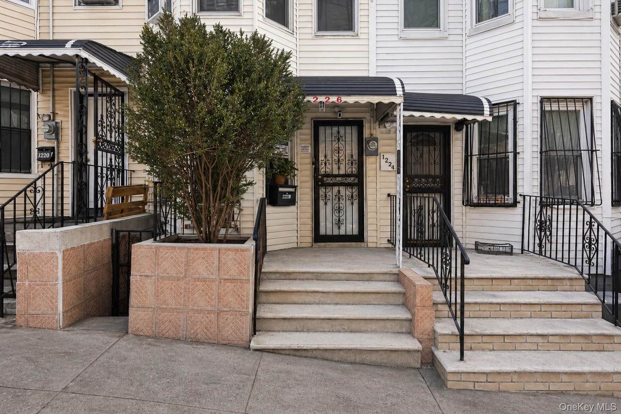 1226 Shakespeare Avenue - Photo 1