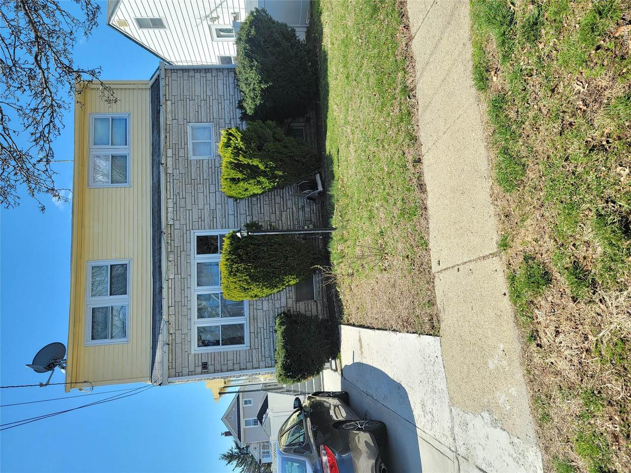 521 7th Street - Photo 1