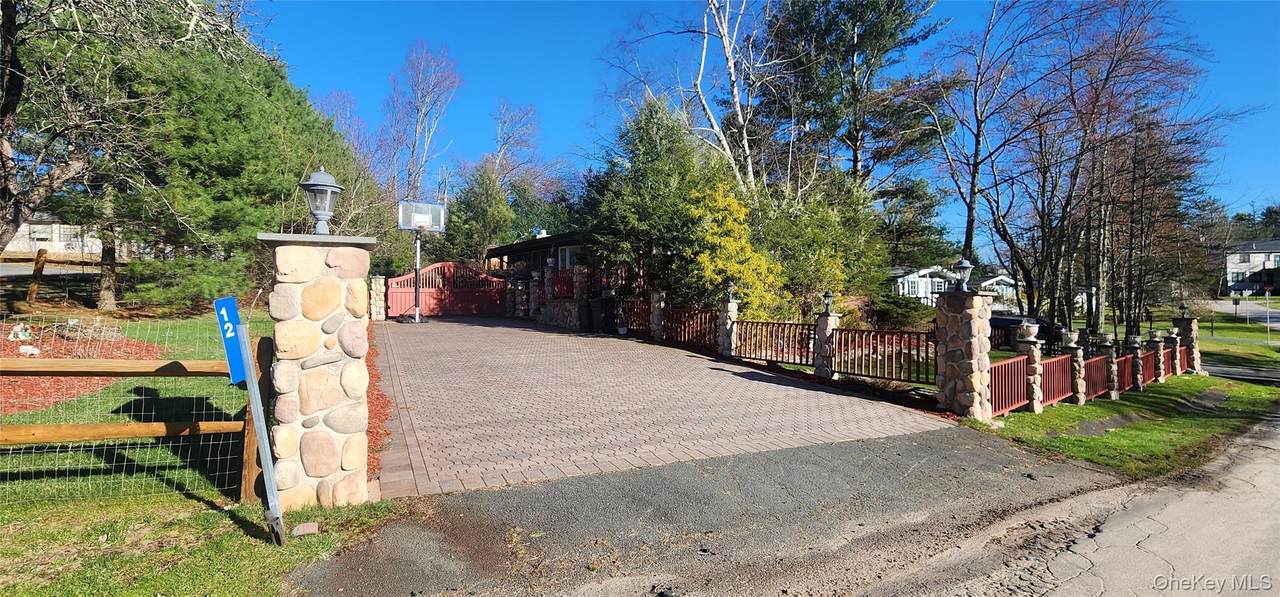 12 Donenfeld Drive - Photo 1