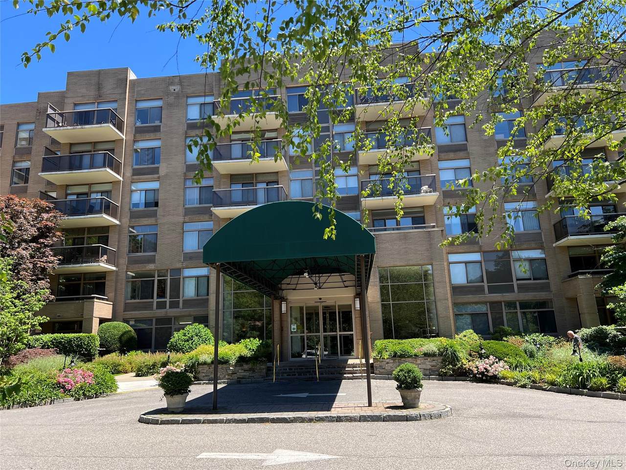 35 Chatsworth Avenue - Photo 1