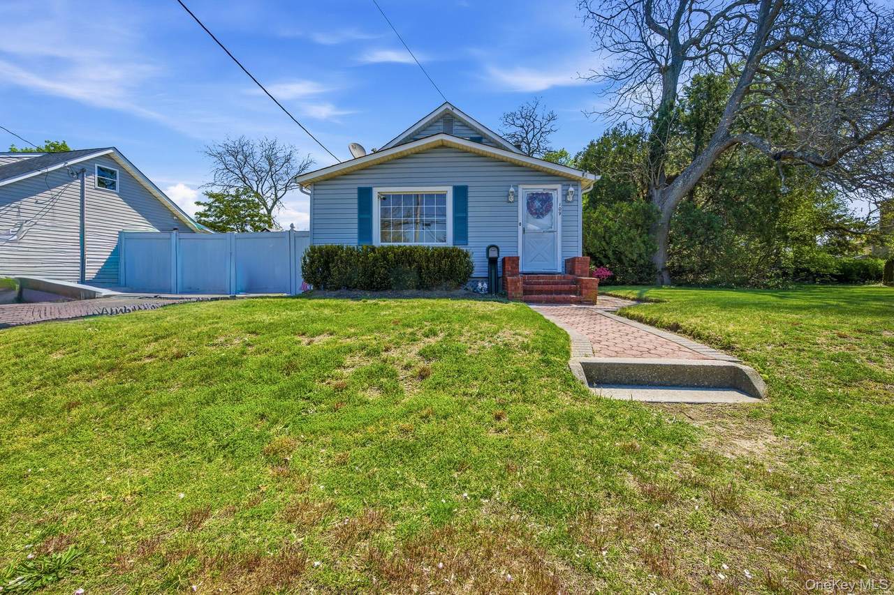 109 Grove Avenue - Photo 1