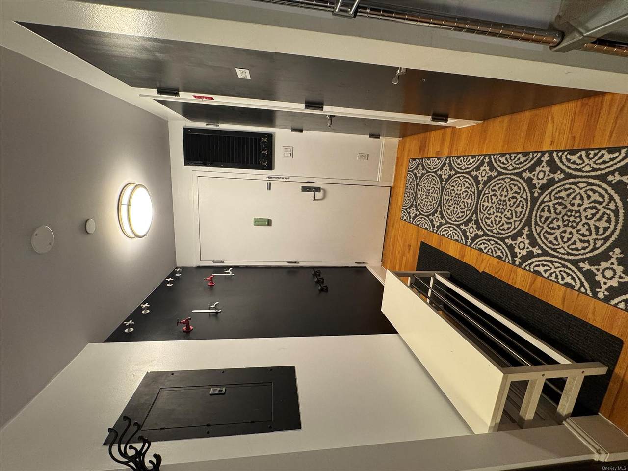 116-11 Curzon Road - Photo 1