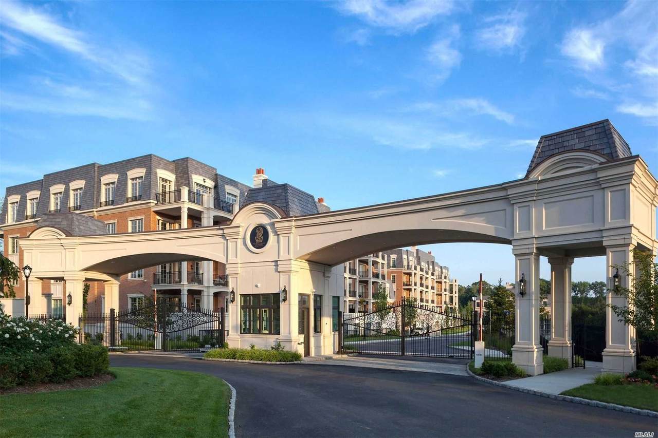 1000 Royal Court - Photo 1