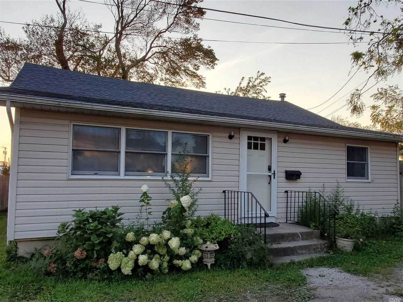 2 Willow Walk - Photo 1