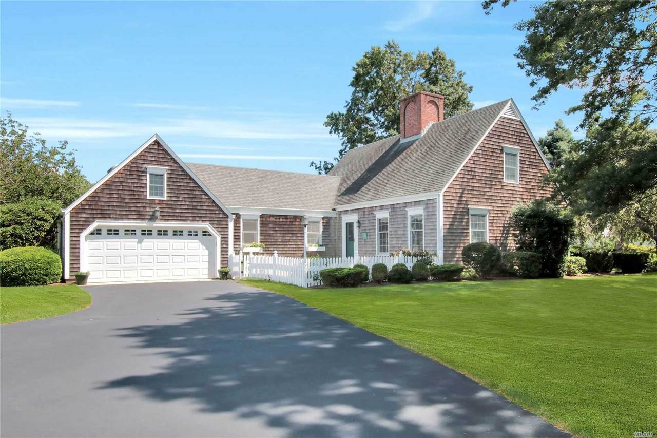 1435 Fairway Drive - Photo 1