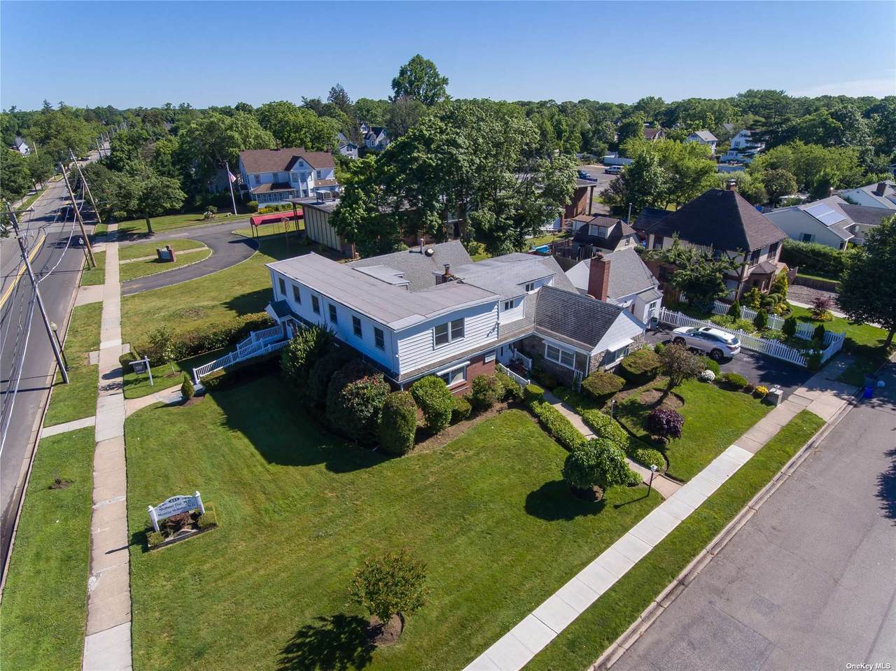 431 Deer Park Avenue - Photo 1