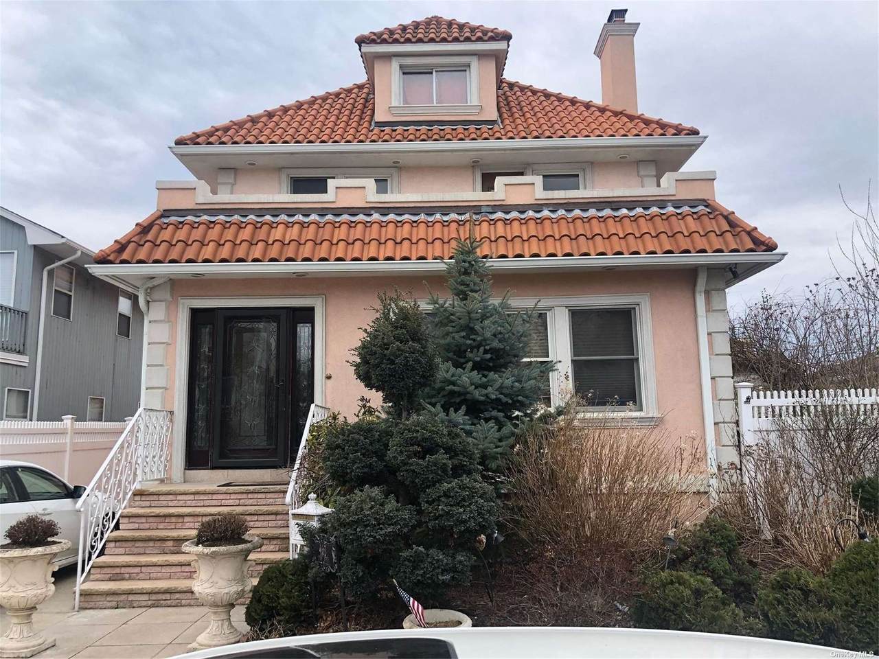 462 Beech Street - Photo 1