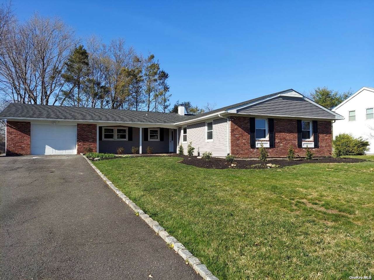 7 Maureen Lane - Photo 1