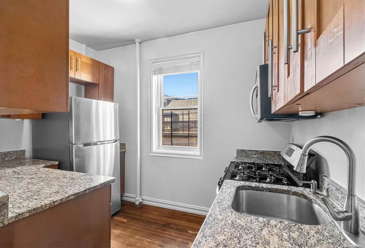 128 138th Street - Photo 1