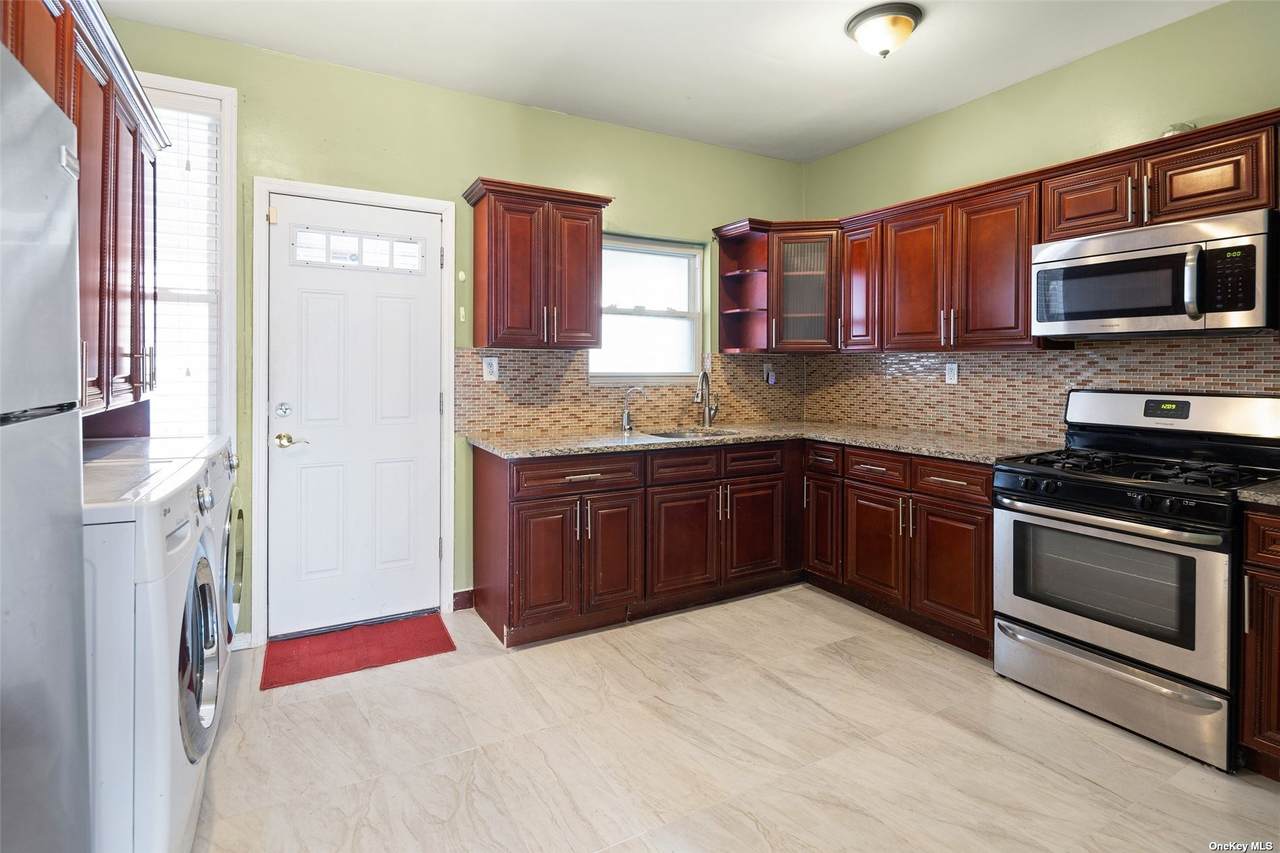 150-37 116th Drive - Photo 1