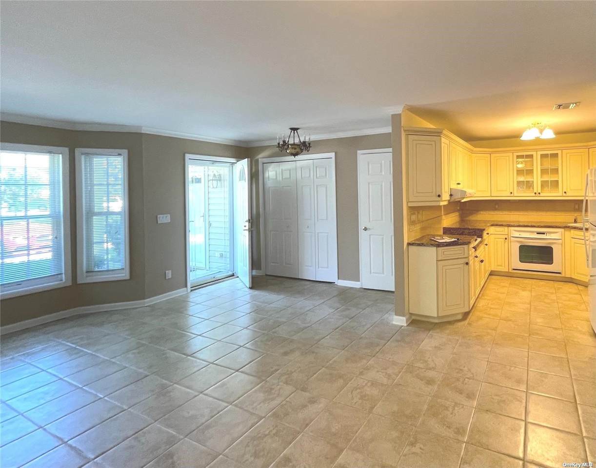 1027 Madeira Boulevard - Photo 1