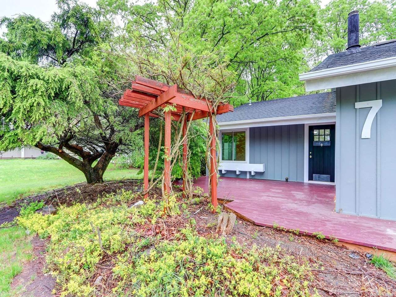 7 Felway Drive - Photo 1