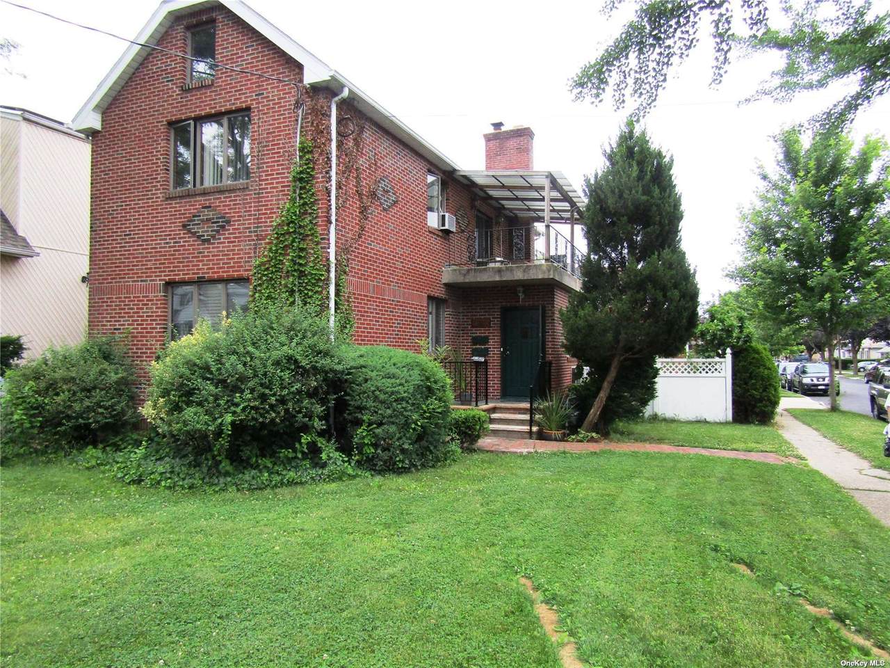 260-04 86th Avenue - Photo 1