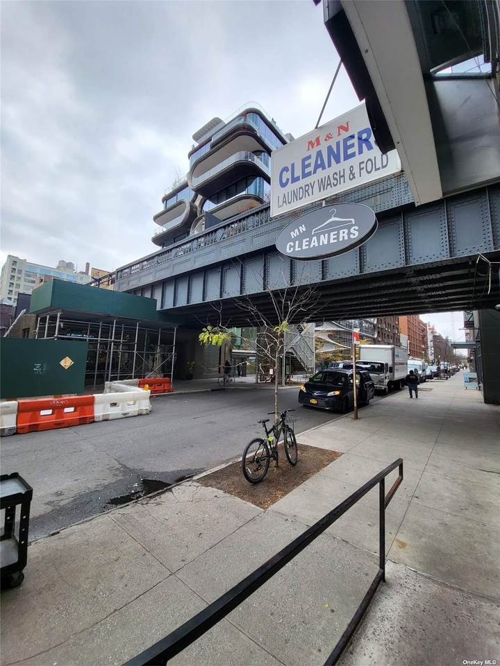 505 W 28 St - Photo 1