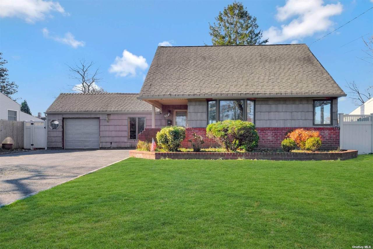 542 Goodrich Avenue - Photo 1