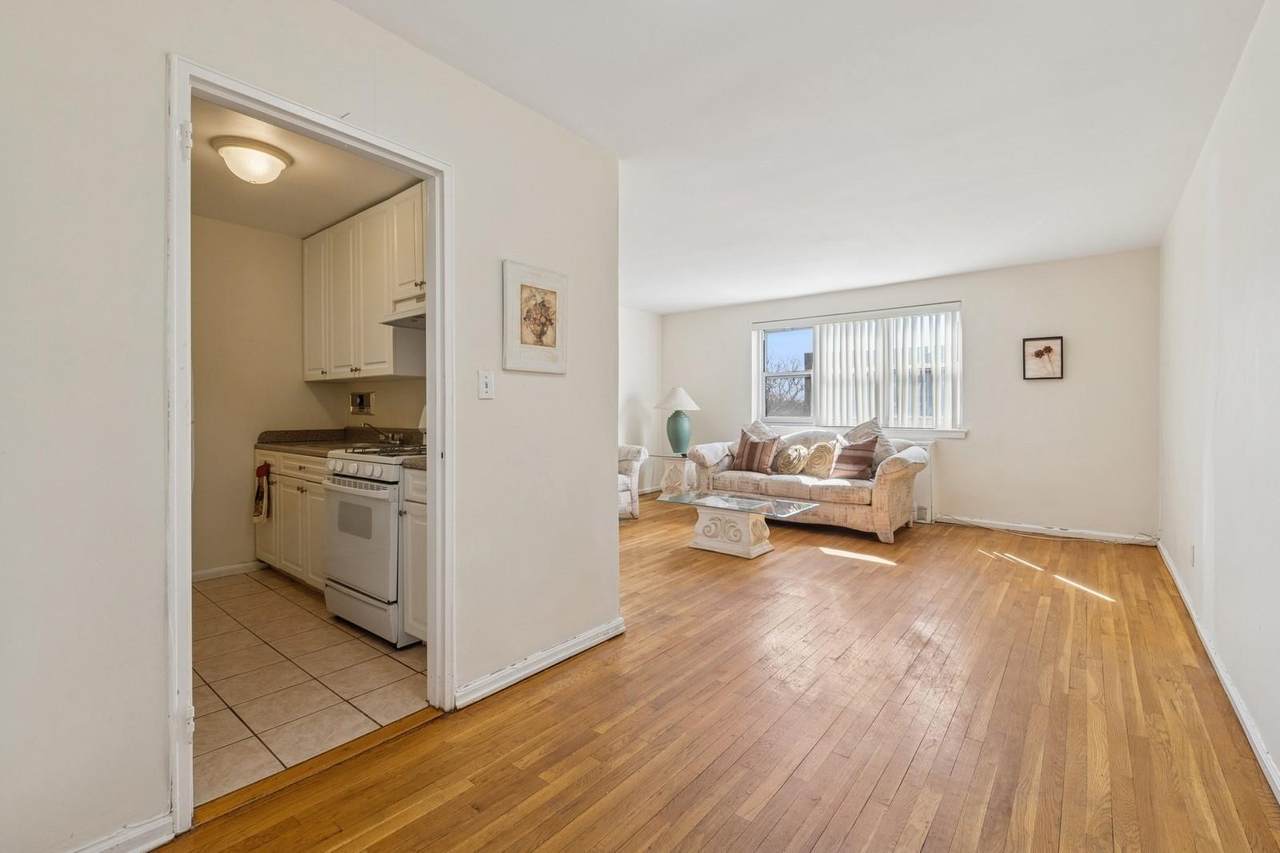 153-25 88 Street - Photo 1