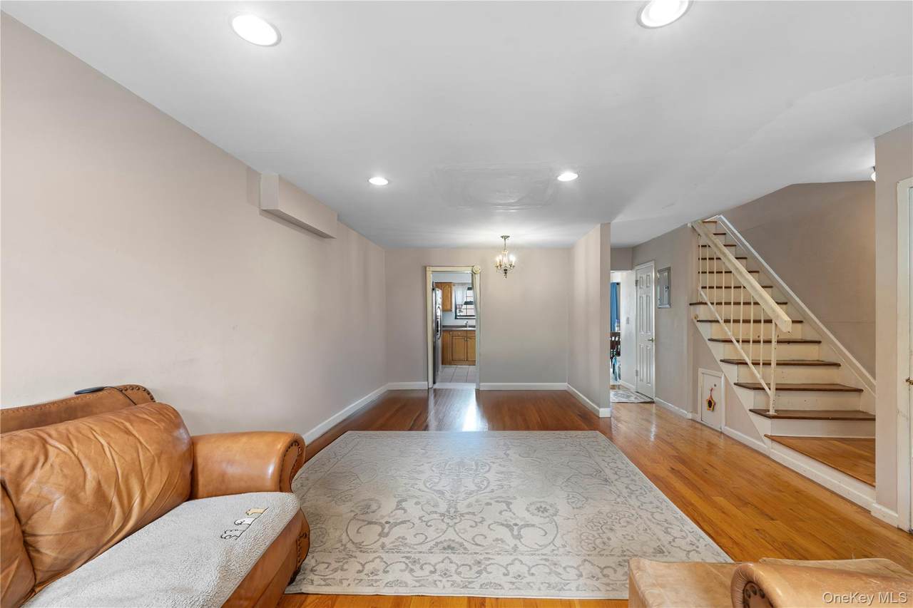 120-15 Cove Court - Photo 1