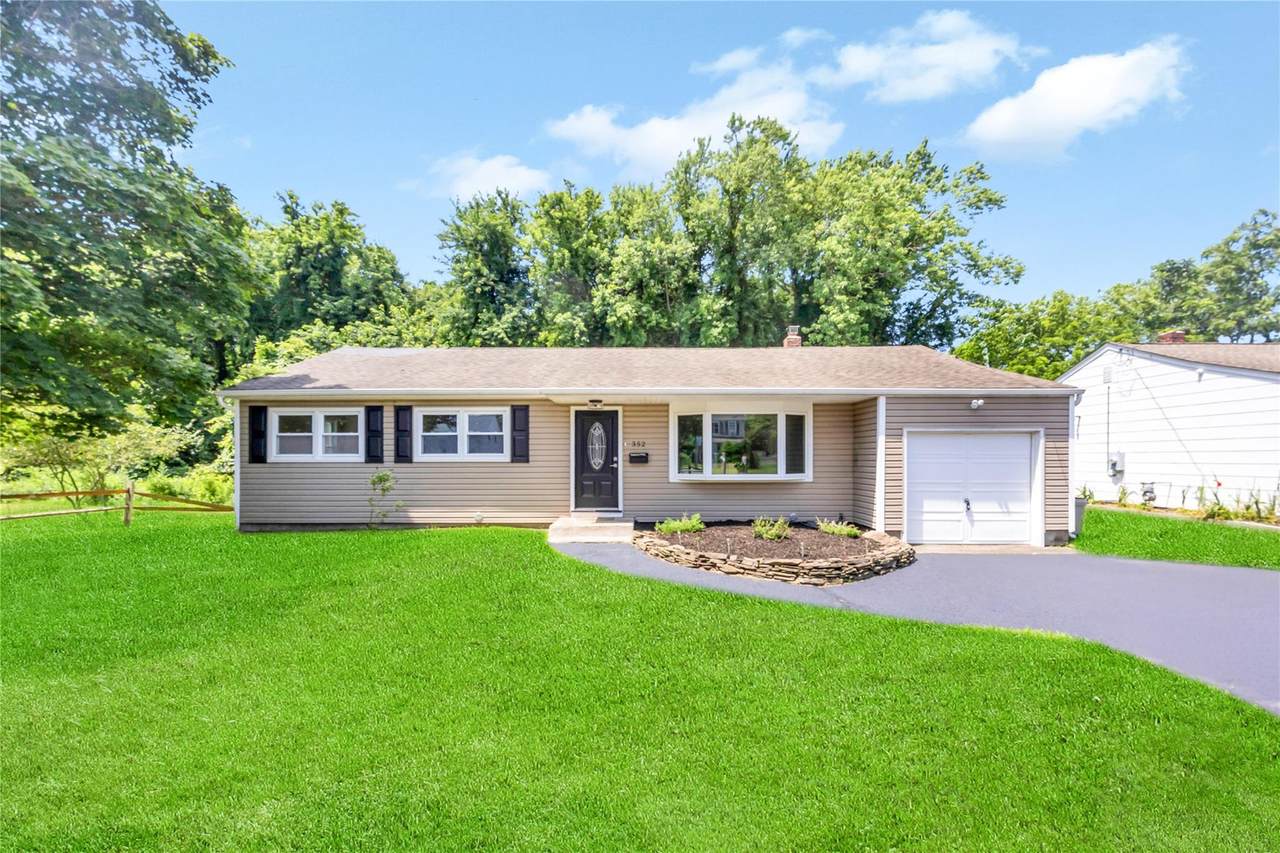 352 Bay Avenue - Photo 1