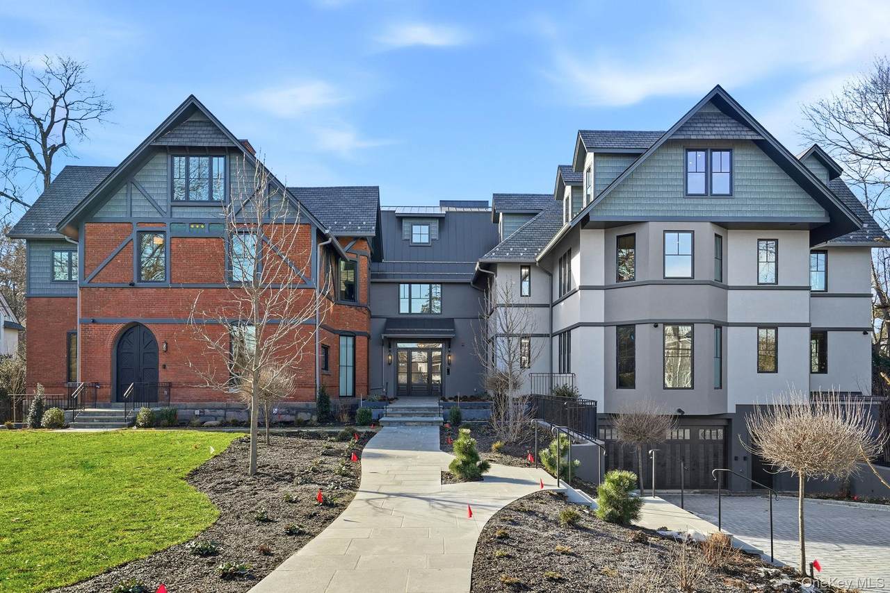 34 Clinton Avenue - Photo 1