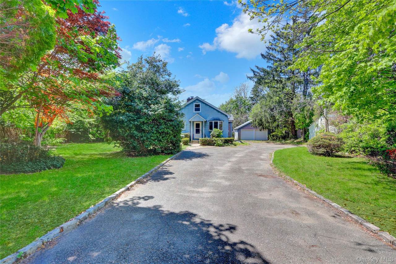11 5th Avenue - Photo 1