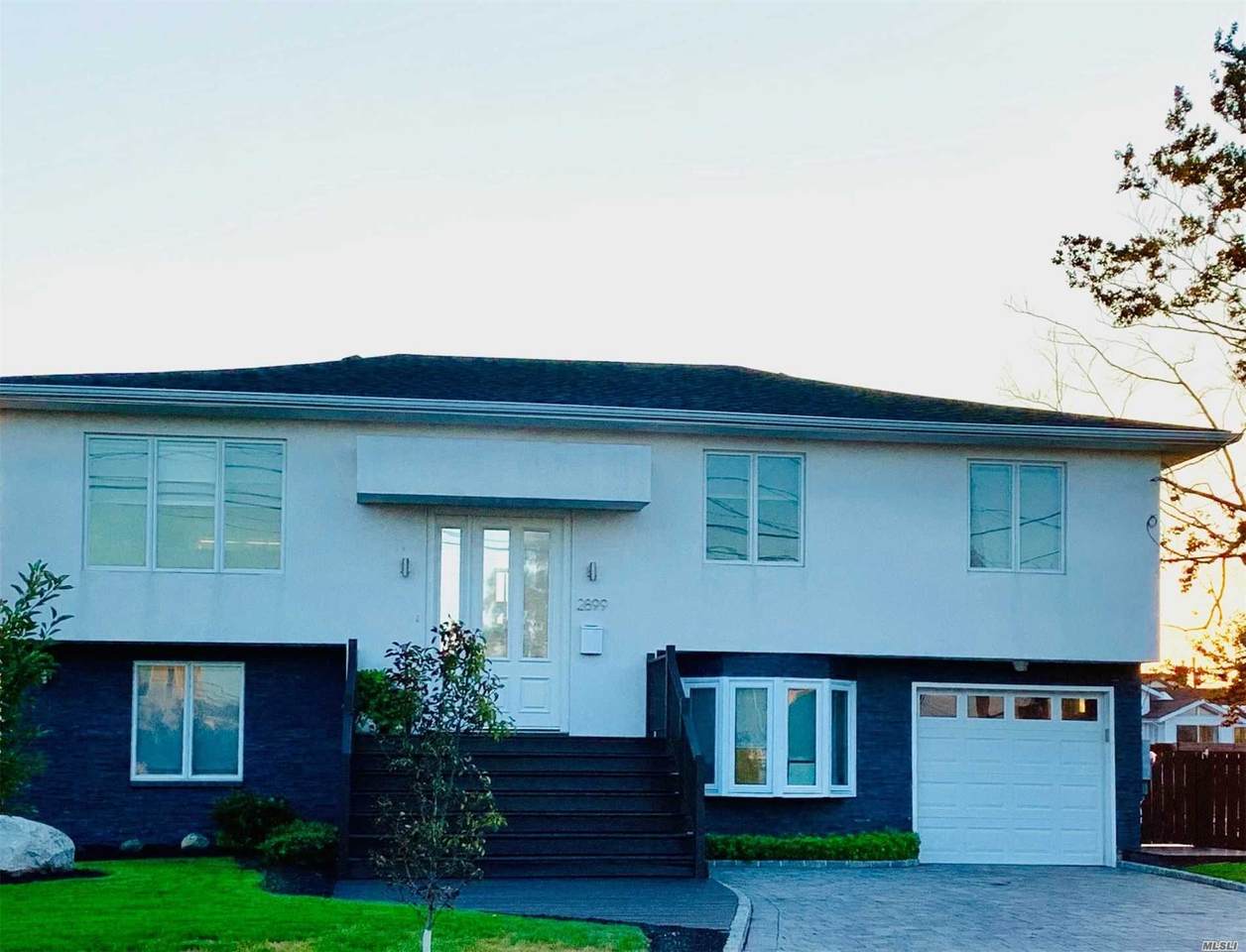 2899 Charlotte Drive - Photo 1