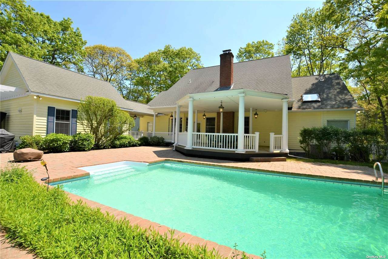 49 Bridle Path - Photo 1