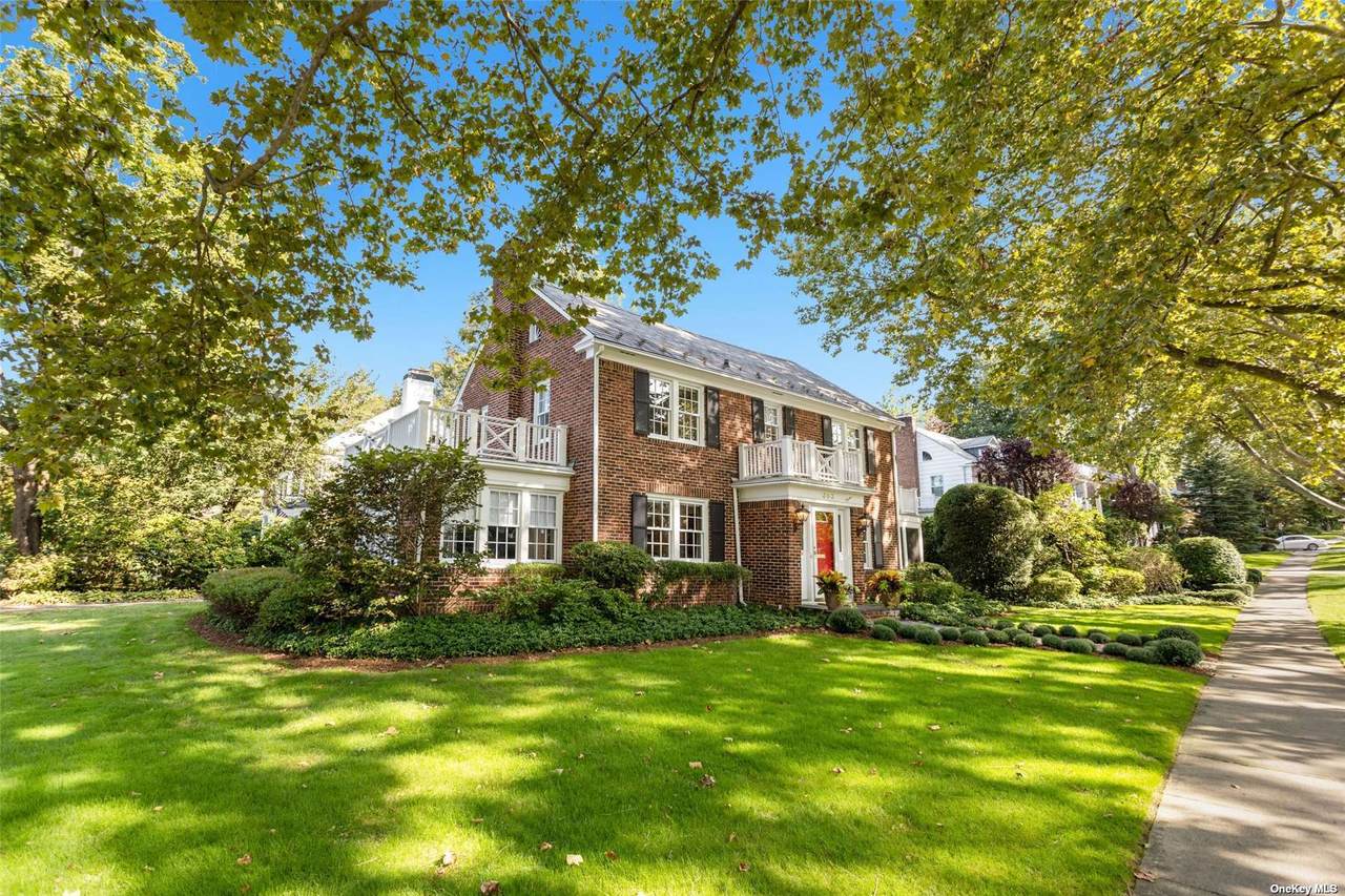 363 Park Avenue - Photo 1