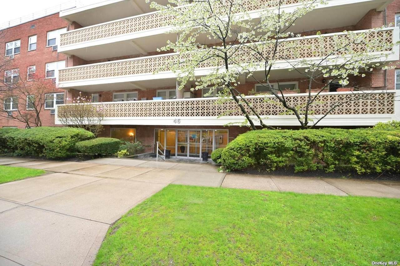 45 Hillpark Avenue - Photo 1
