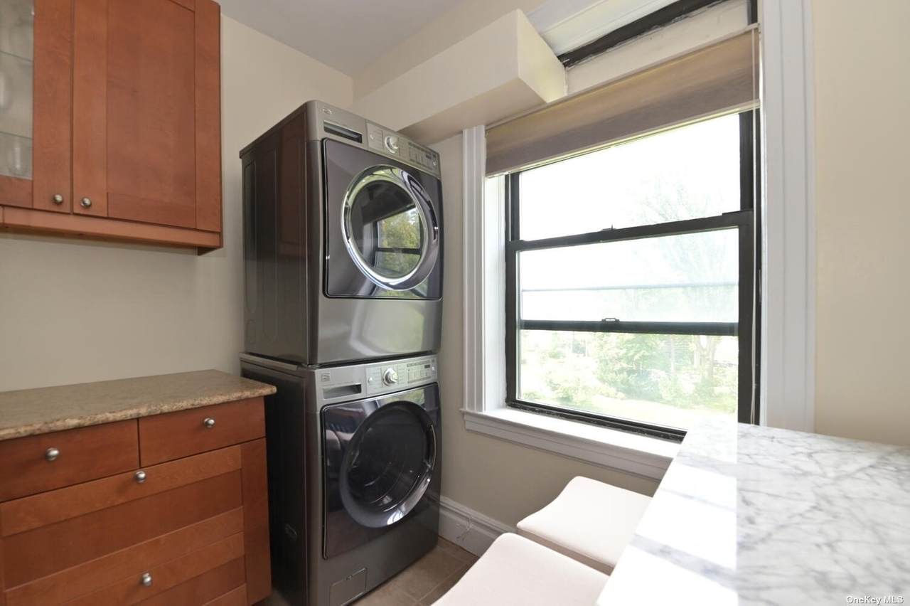 37 Brompton Road - Photo 1