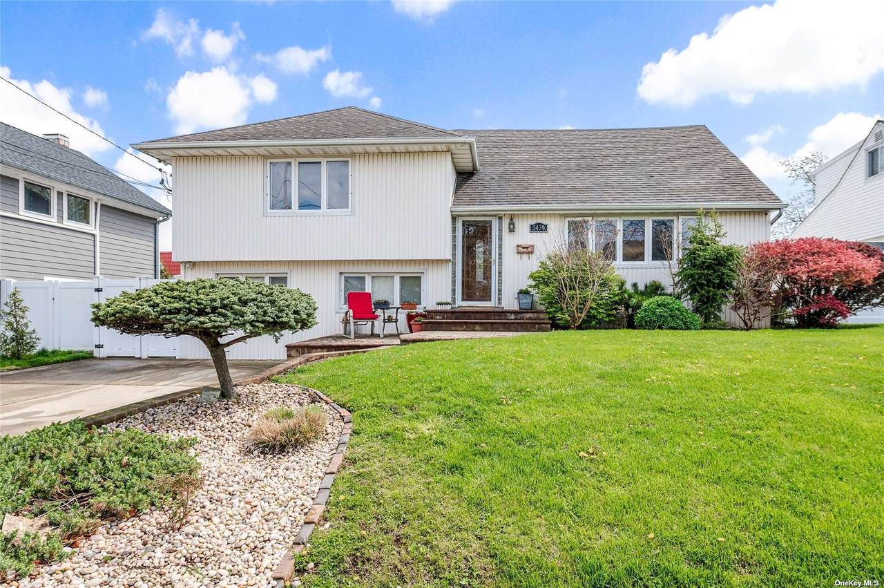 3439 Lawrence Avenue - Photo 1