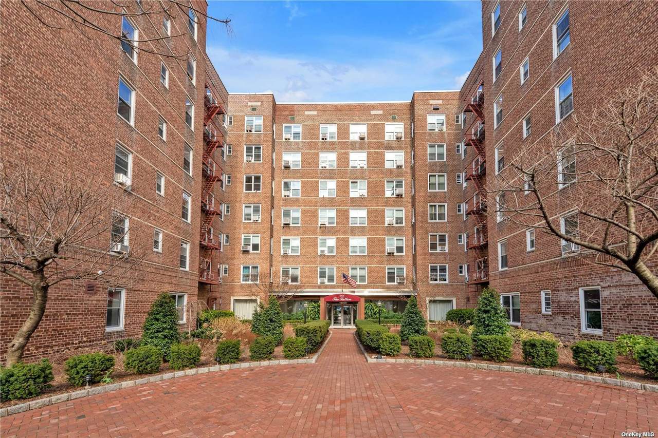 6411 99th Street - Photo 1