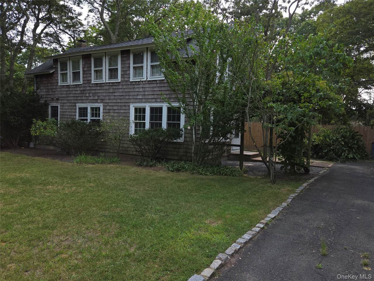 57 Hazelwood Avenue - Photo 1